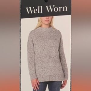(MEW) WELL WORN  Cozy Gray Women's Sweater perfect For Several Occasions